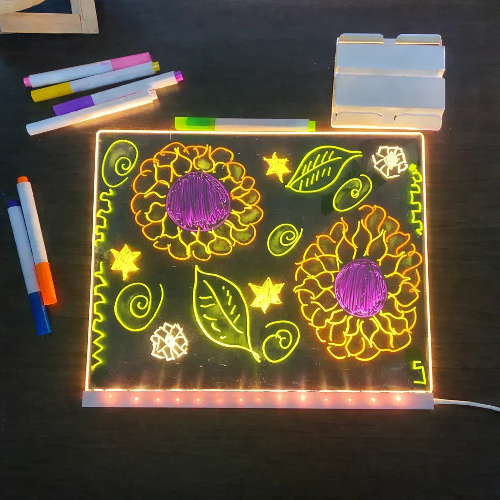 Elite™ | Glowing Board - 15x15cm + 7 Colorful Markers